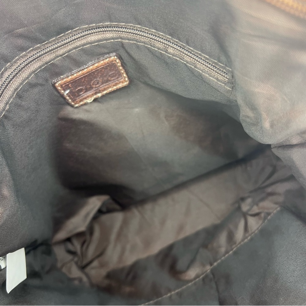 Boc crossbody bag with detailed Chunky Top stitching - Picture 5 of 7